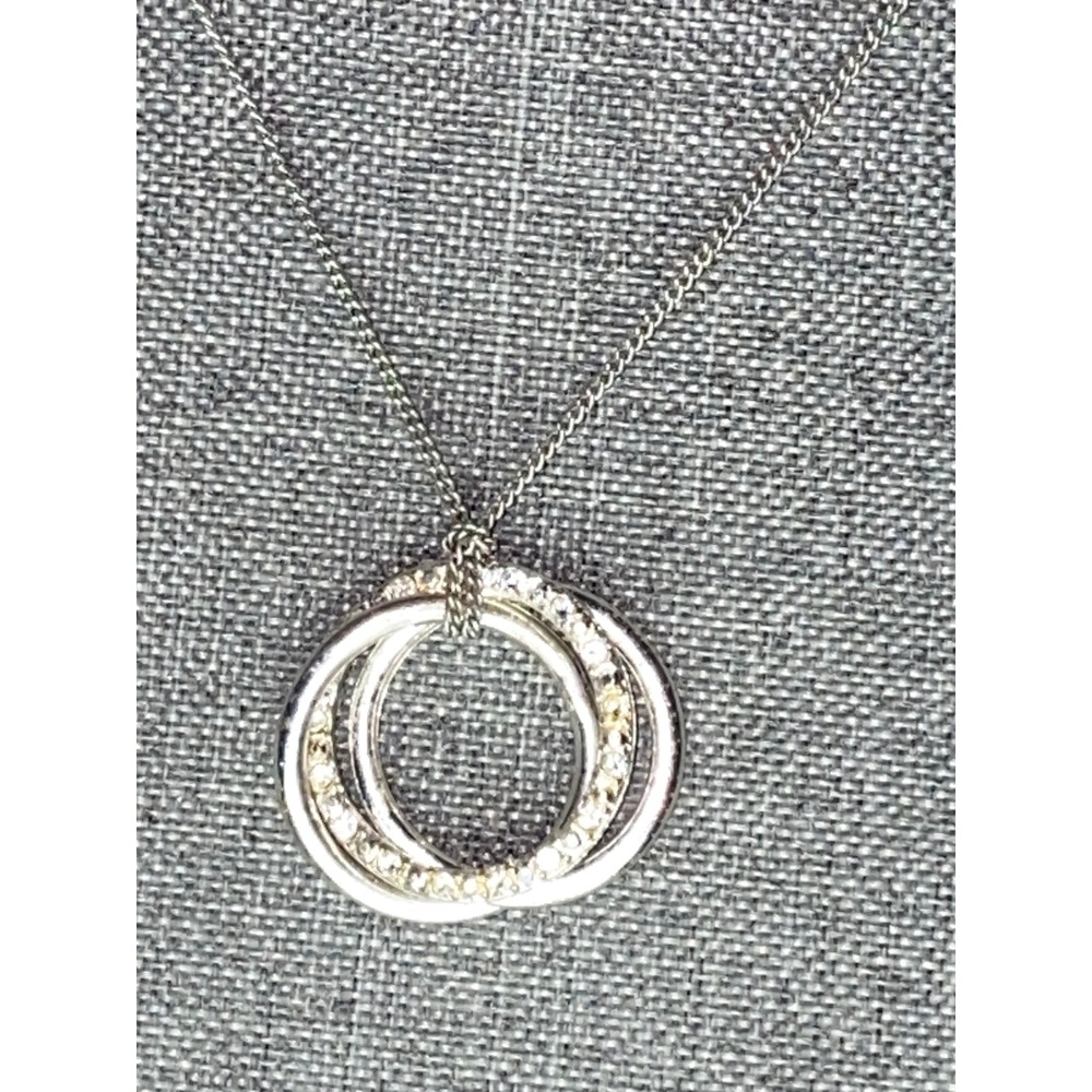 Avon Interlocking Rings Necklace‎ Silver Tone Rhinestone Pendant Minimalist